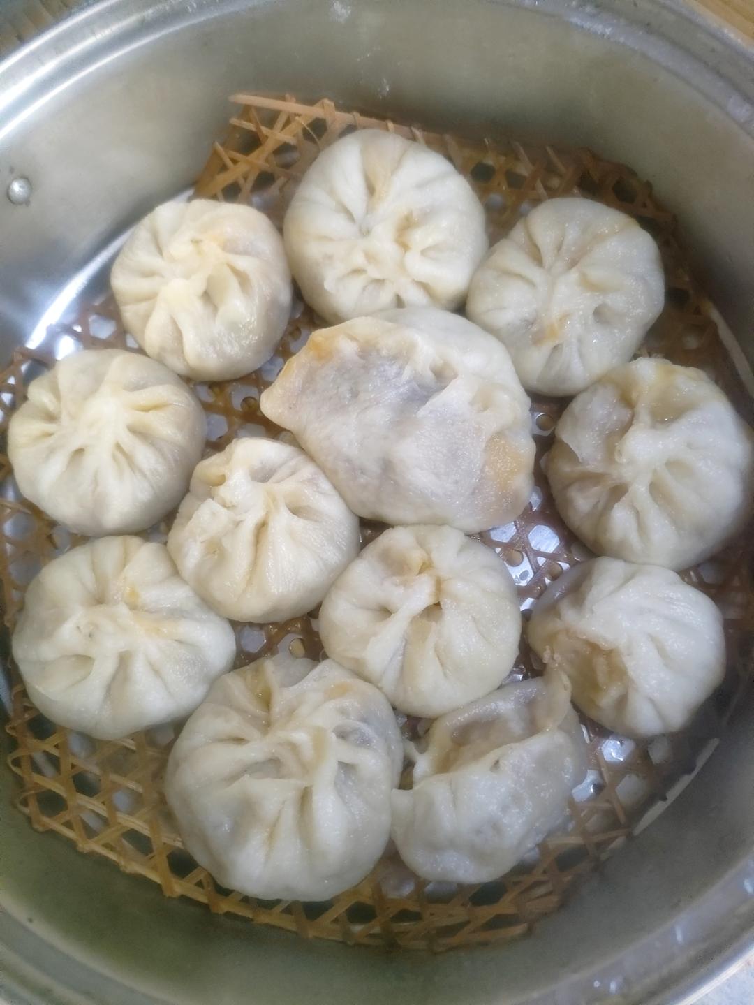 香菇滑肉腊肠包子