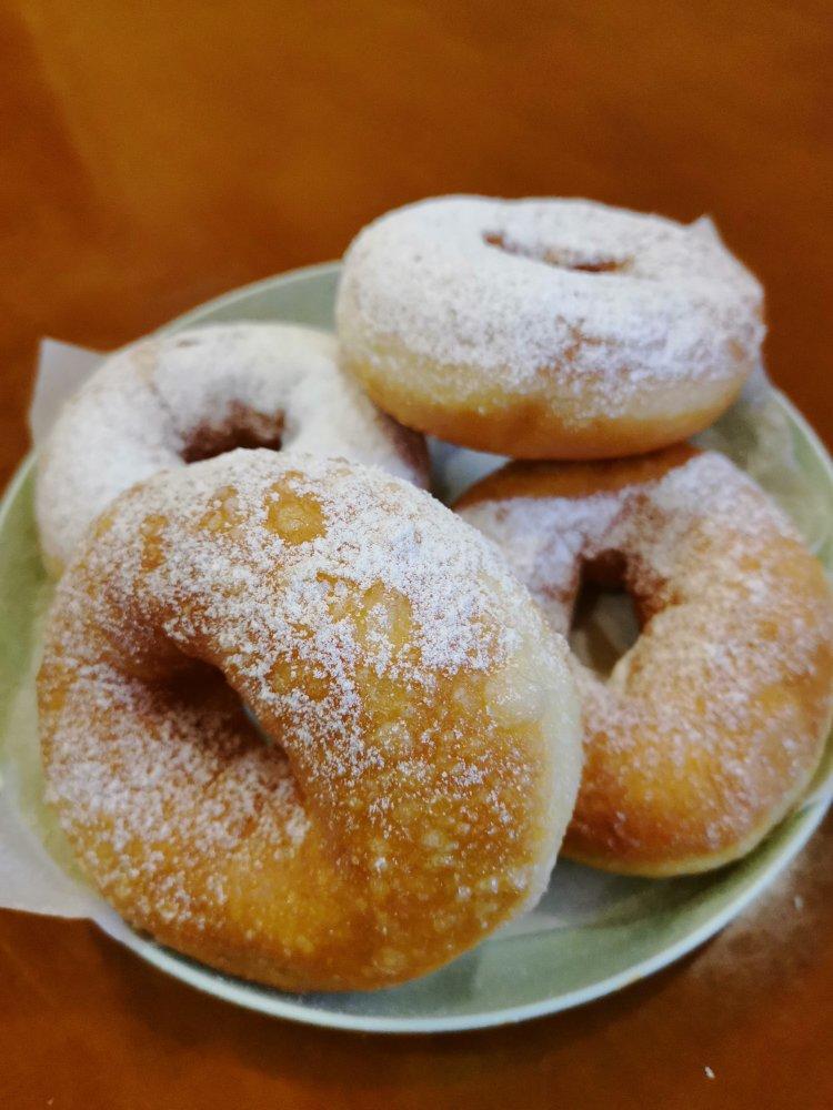 🍩超快手一小时低糖无需烤箱的甜甜圈（详细视频）