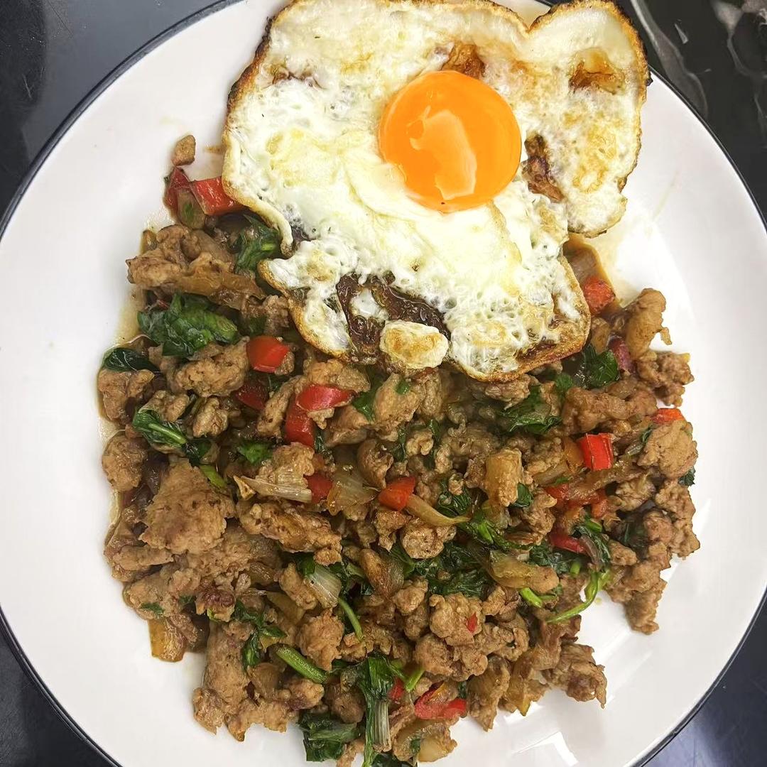 泰式打抛牛肉/猪肉碎饭