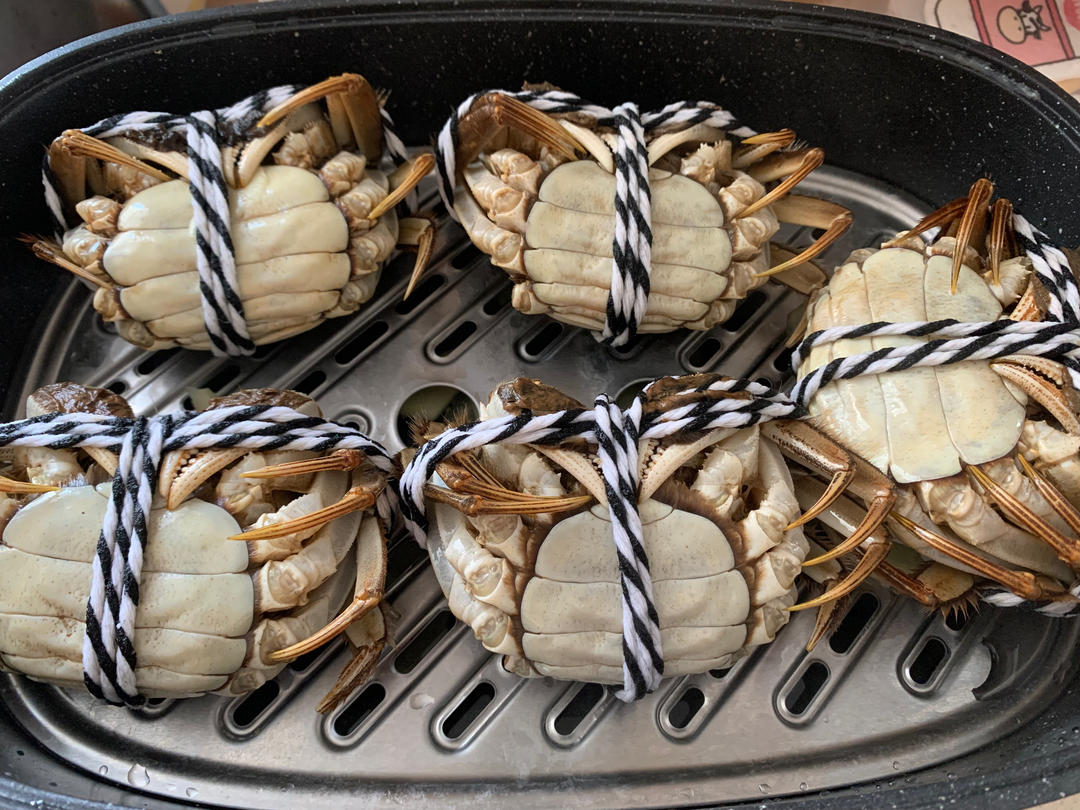 拆蟹、炒蟹粉、蟹粉拌面，一次解锁大闸蟹的终极吃法