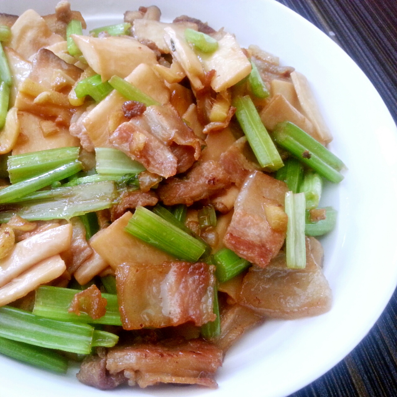 五花肉爆炒杏鲍菇