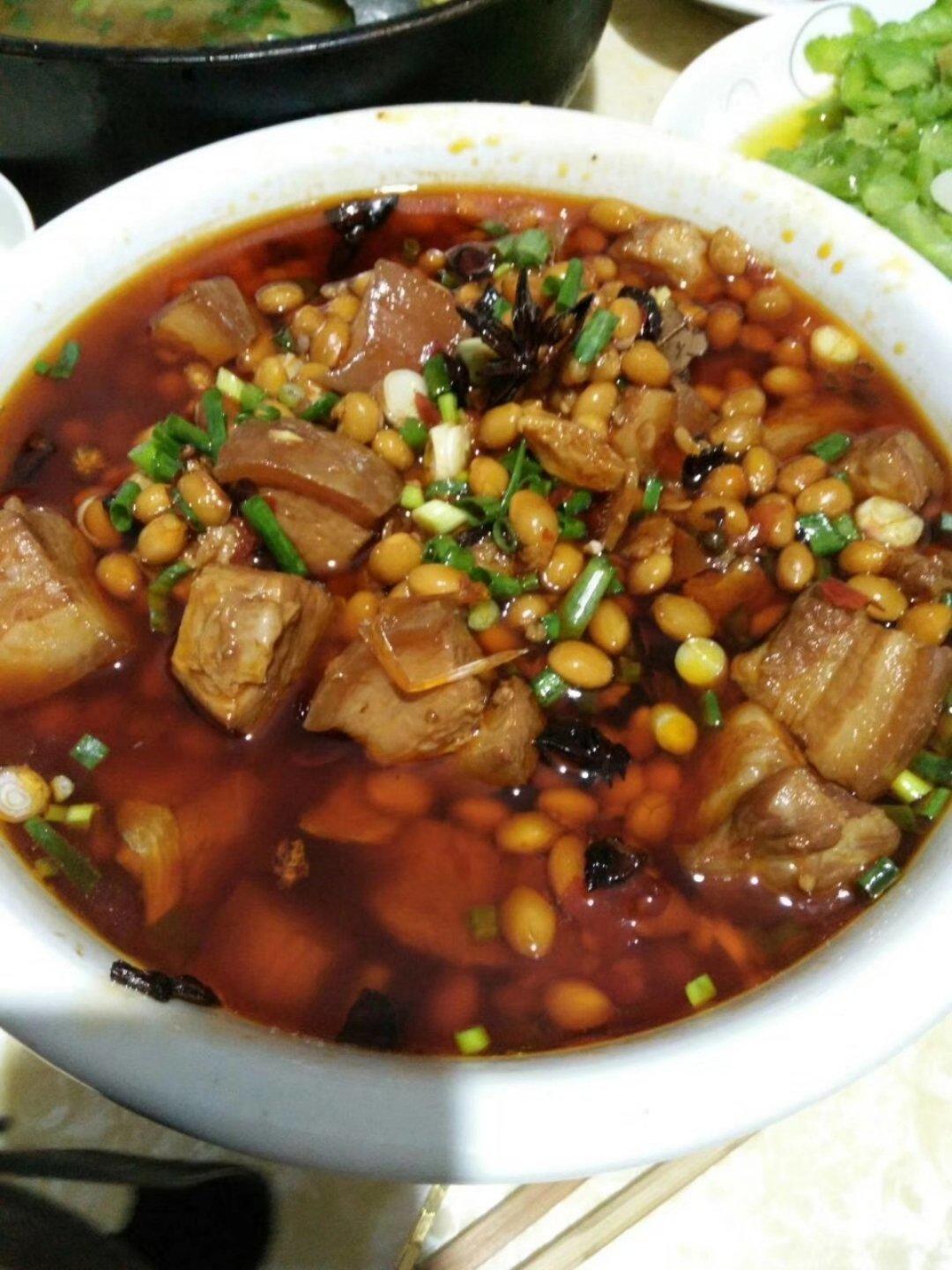 黄豆百叶结烧五花肉