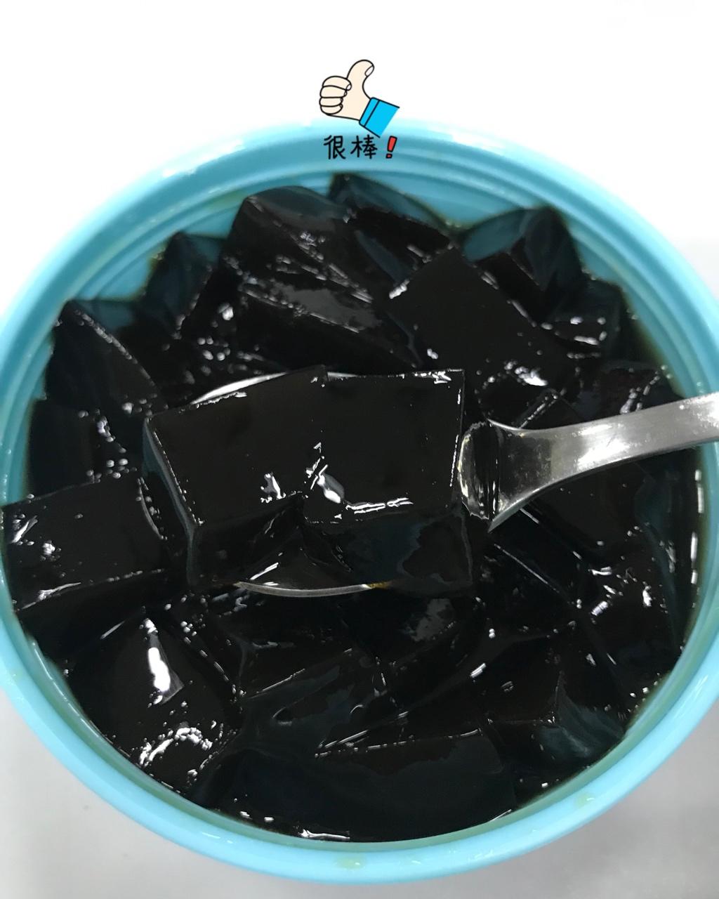 菇凉恋上厨做的自制仙草冻(仙草版)