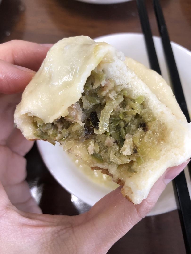 水煎包（韭菜）Fried Dumplings