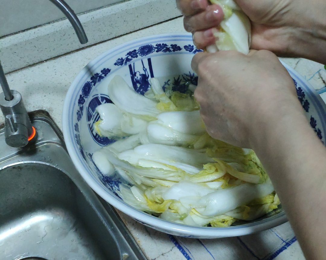 秘制辣白菜的做法 步骤3