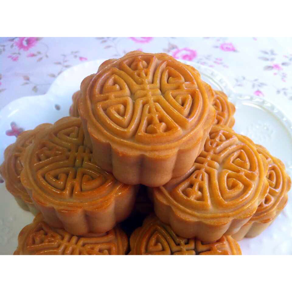 广式月饼—蛋黄莲蓉月饼