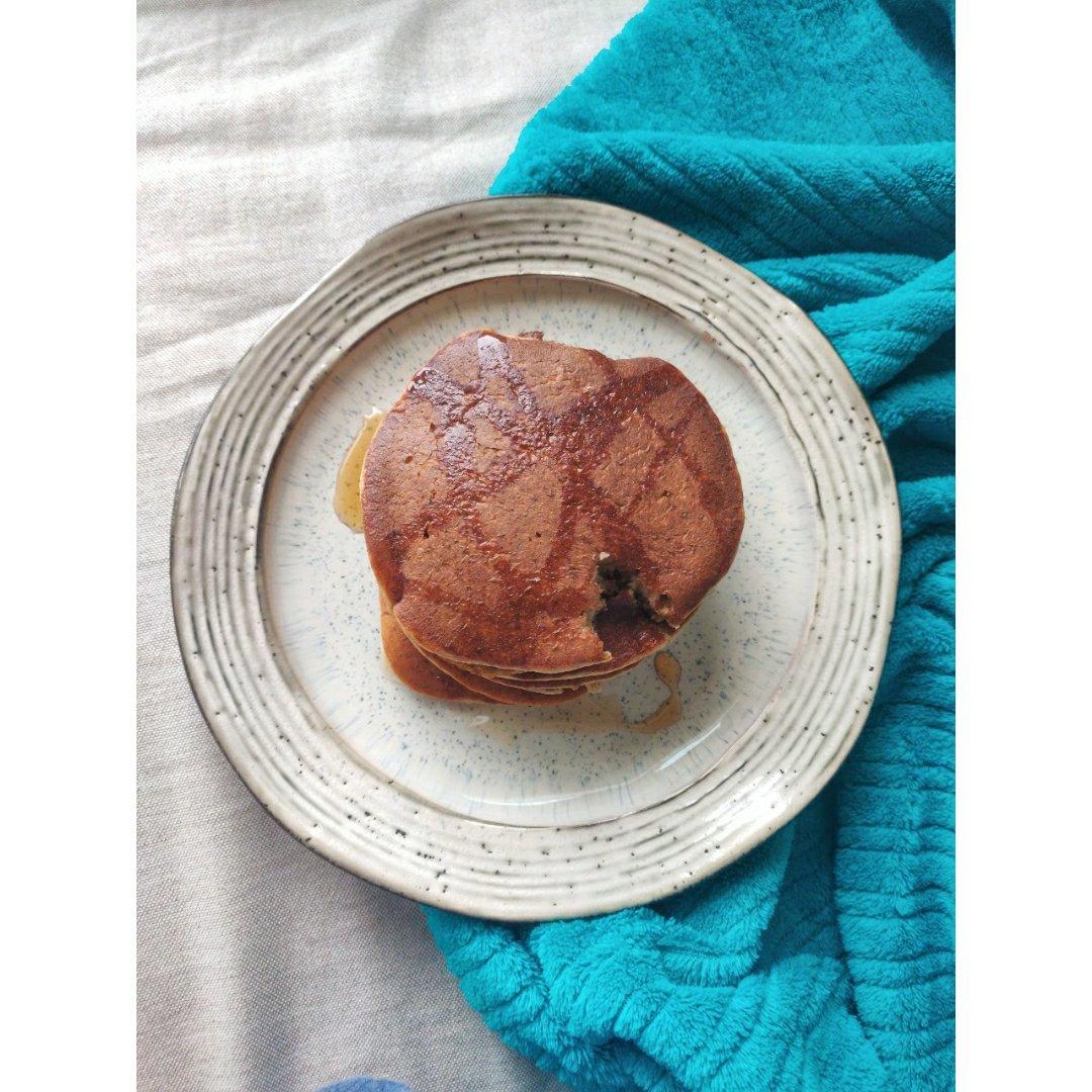 Cottage Cheese Banana Oatmeal Pancakes