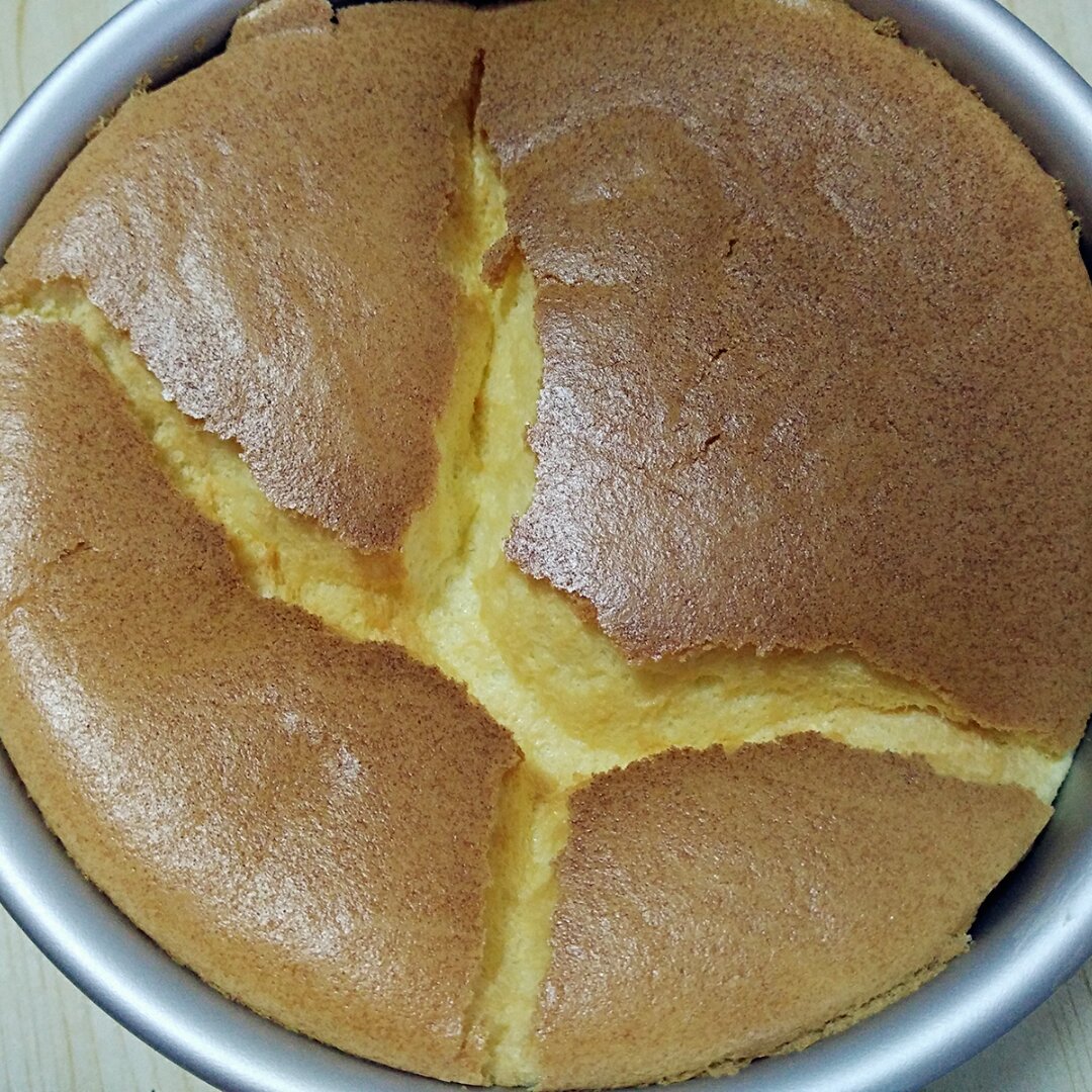 六寸活底戚风蛋糕