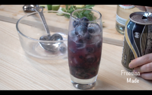 经典Mojito & 蓝莓Mojito 古巴调酒（视频菜谱）的做法 步骤18