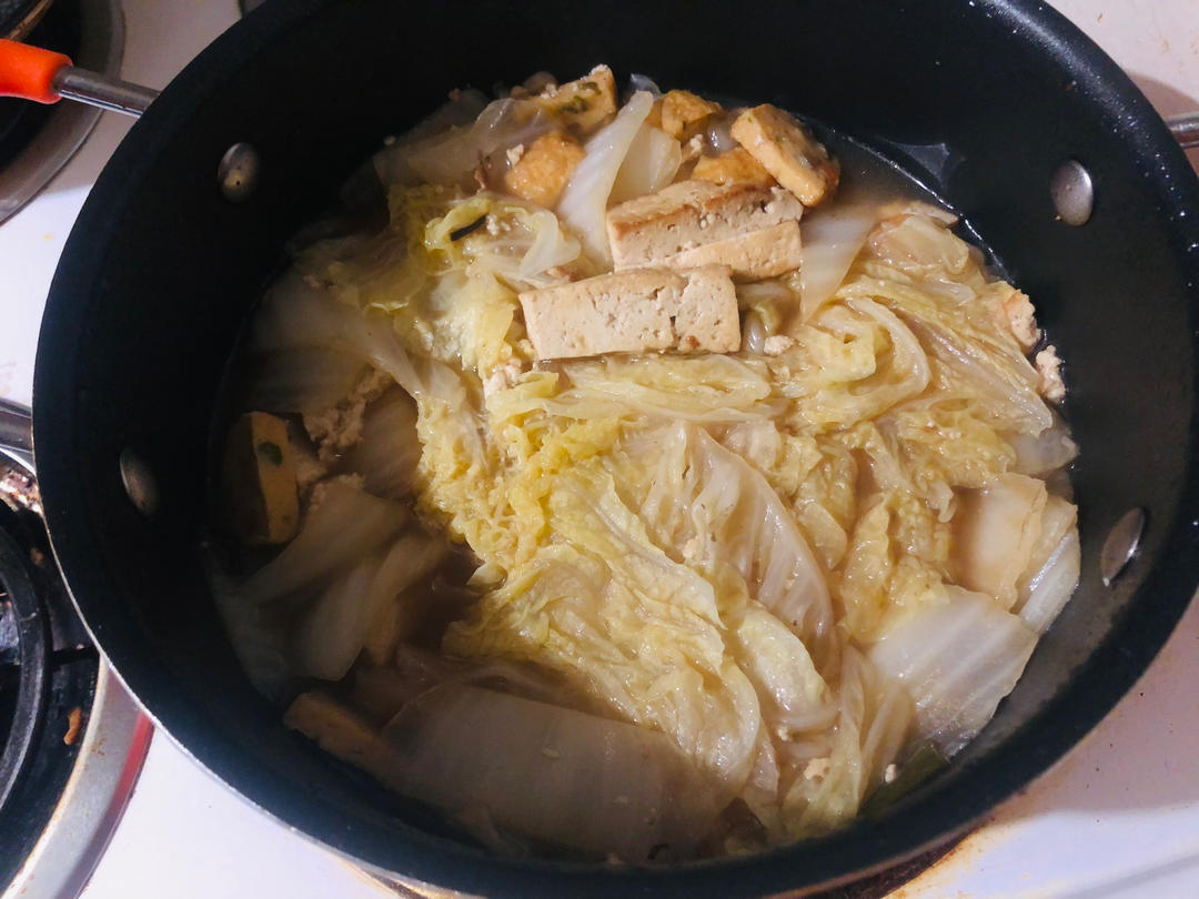 ✨无敌下饭❗️好吃到哭的白菜火腿豆腐煲