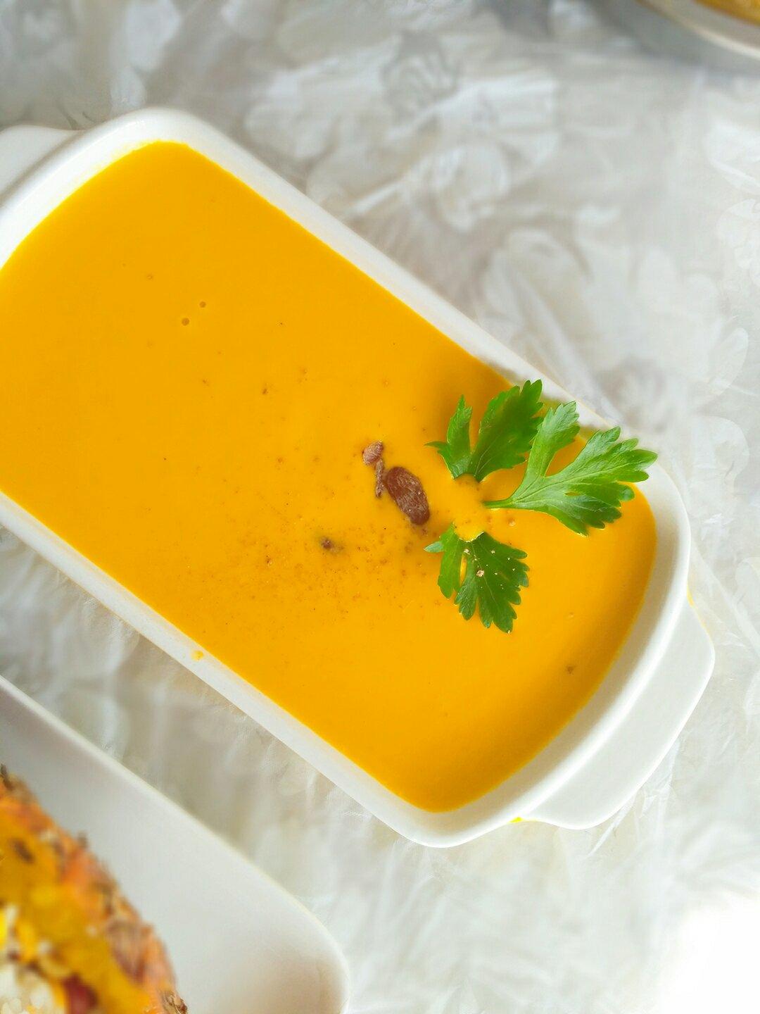 奶油南瓜浓汤 Pumpkin soup