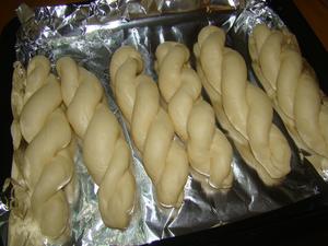 椰蓉麻花面包的做法 步骤8