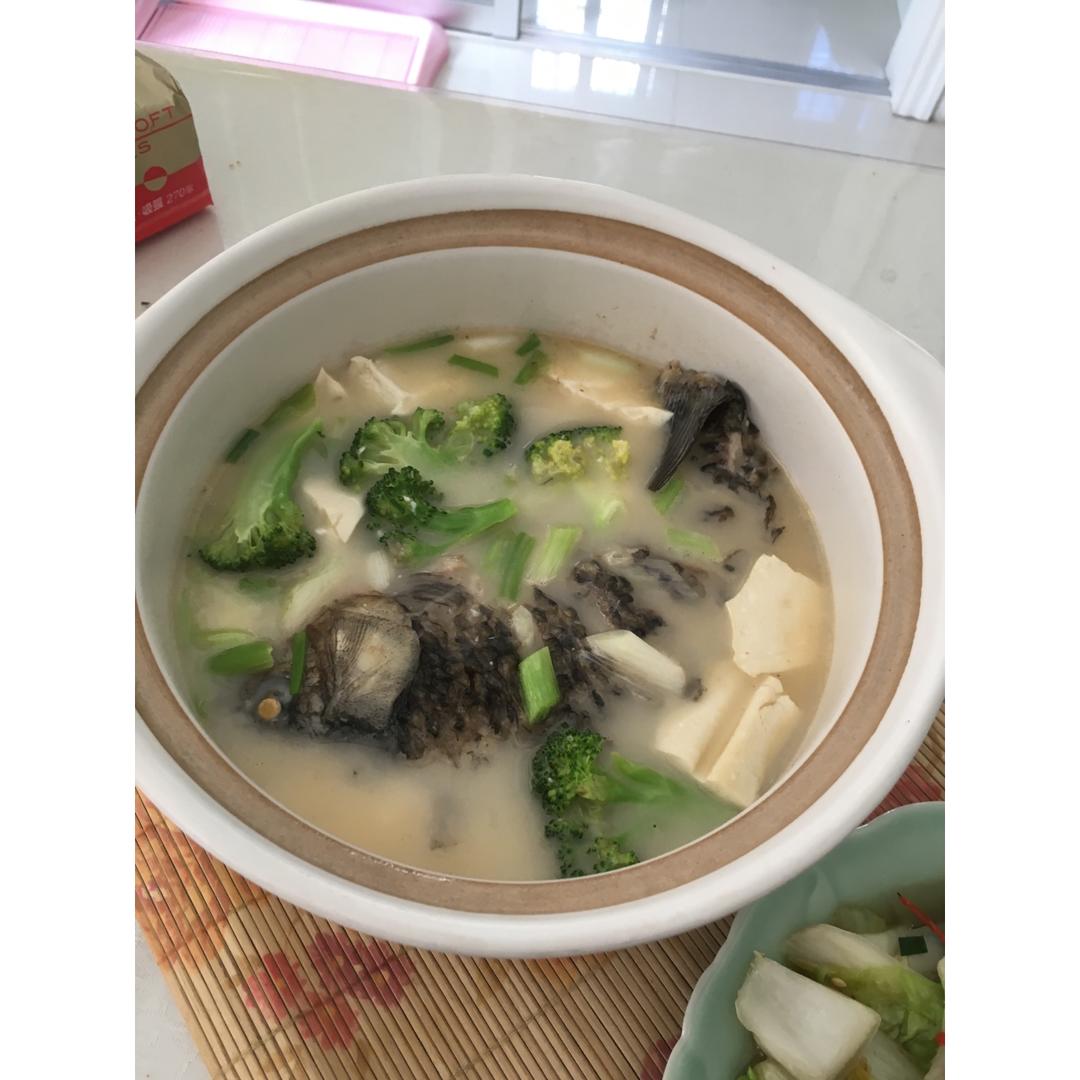 鲫鱼豆腐汤
