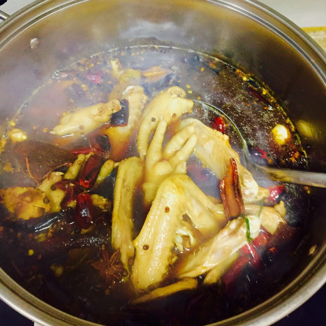 传统家乡卤味（卤五花肉、鸡爪、鸭胗等）