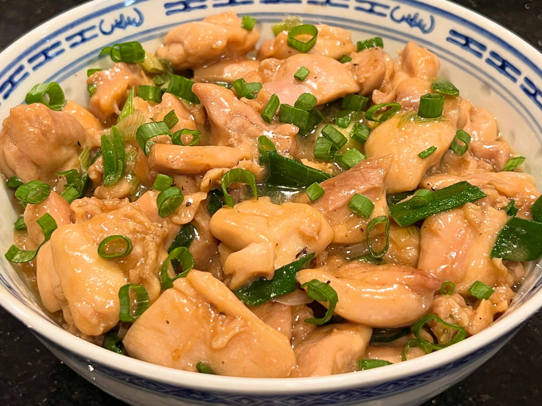 10r吃上饭 鲜嫩爽滑葱炒鸡腿
