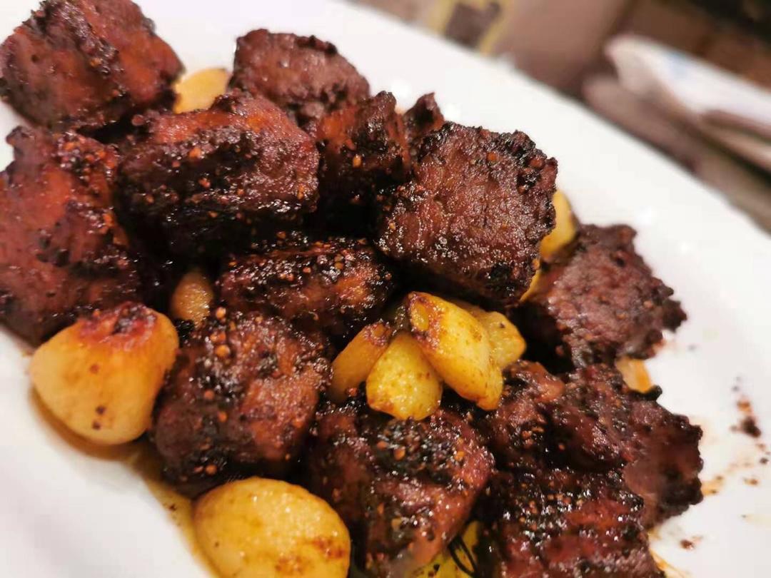 黑蒜子牛肉粒