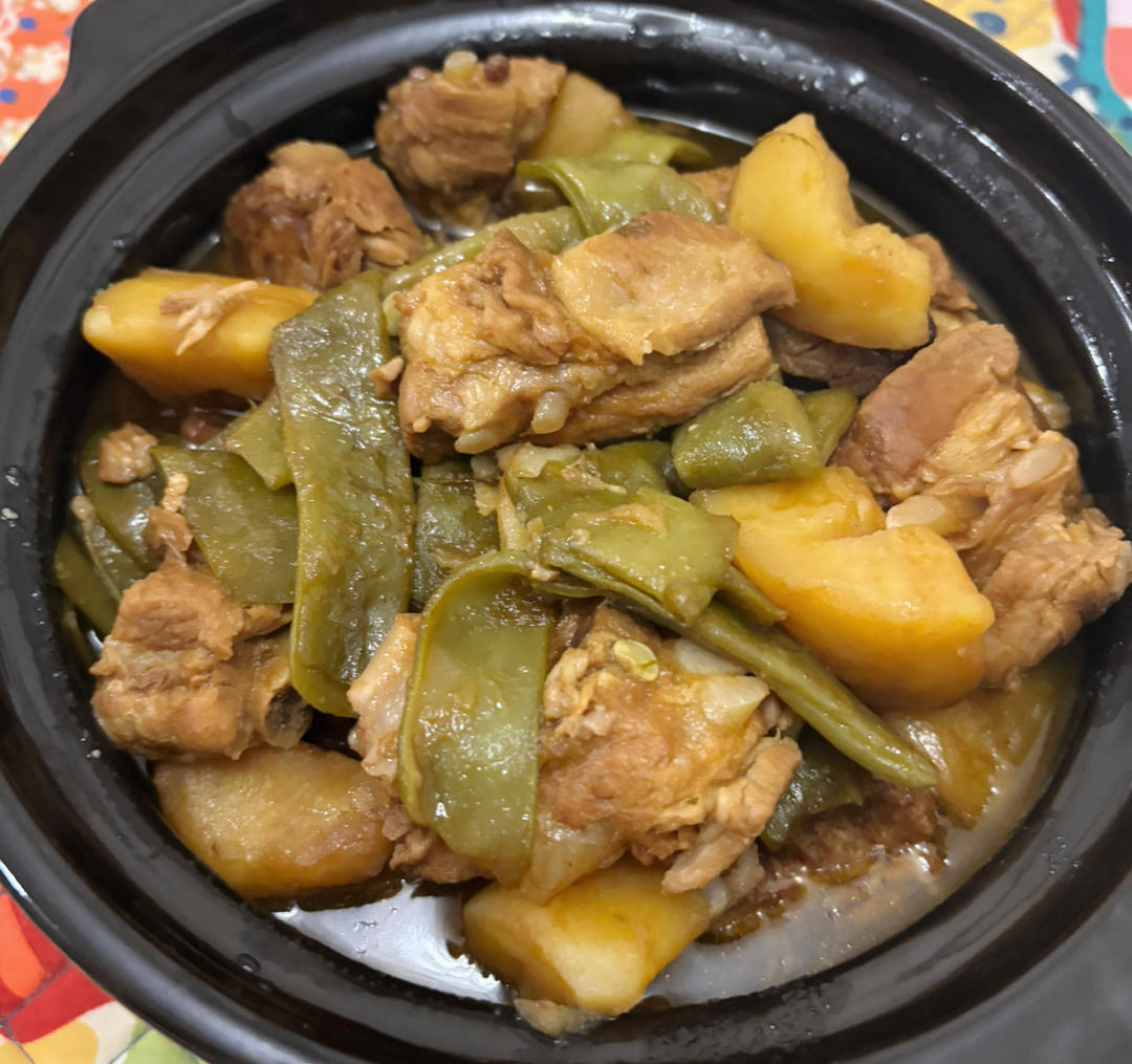 红烧排骨炖豆角土豆