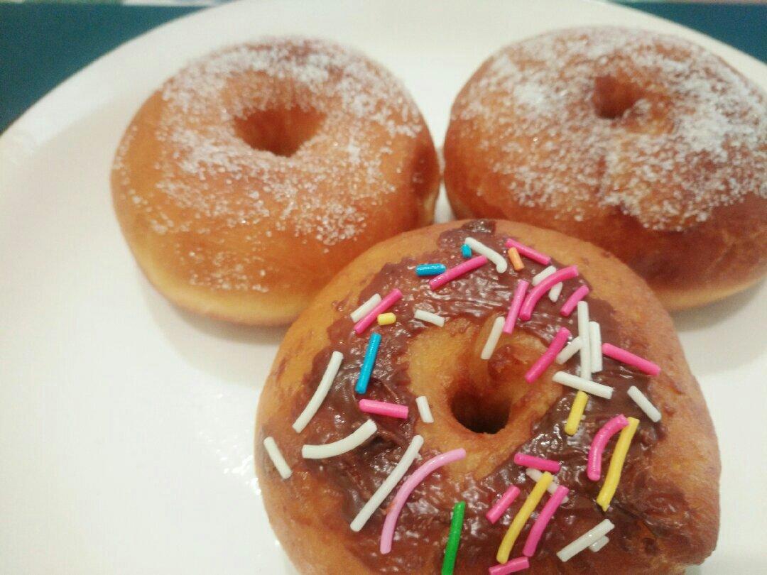 🍩超快手一小时低糖无需烤箱的甜甜圈（详细视频）
