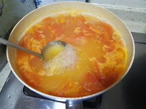 快手美味——番茄蛋海米粉丝汤的做法 步骤5