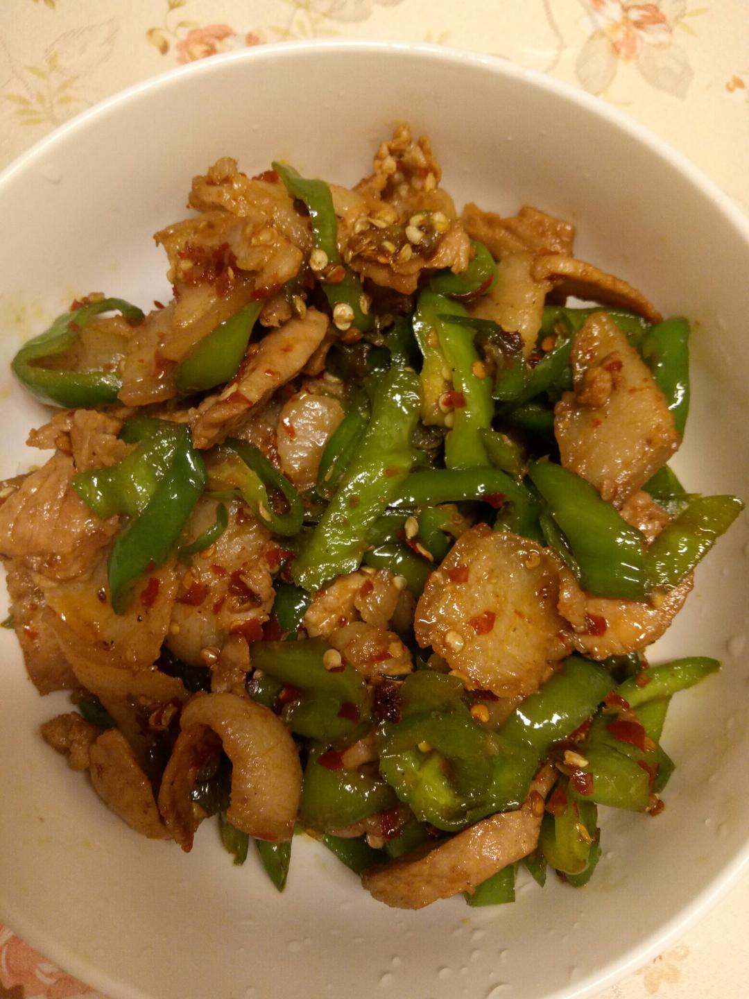 南离泽榕做的回锅系列之尖椒回锅