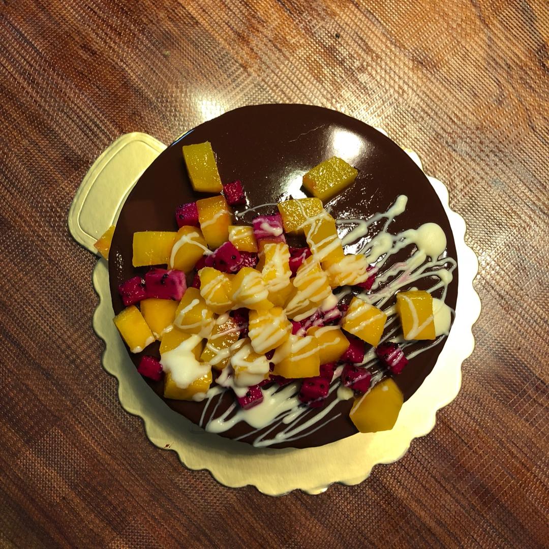 巧克力镜面淋酱<熊谷裕子>--让甜点穿上光泽亮丽的淋面外衣