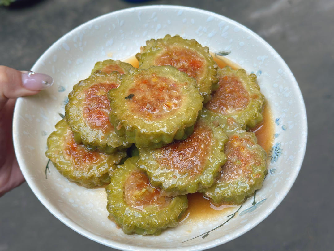 厨师长教你：“苦瓜酿肉”的家常做法，口感和味道很棒，先收藏了