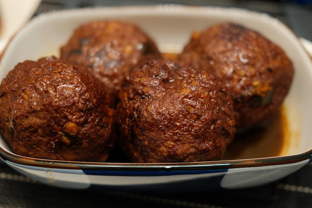 简单的红烧狮子头～拌饭太香了