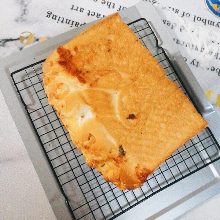 香葱肉松手撕吐司