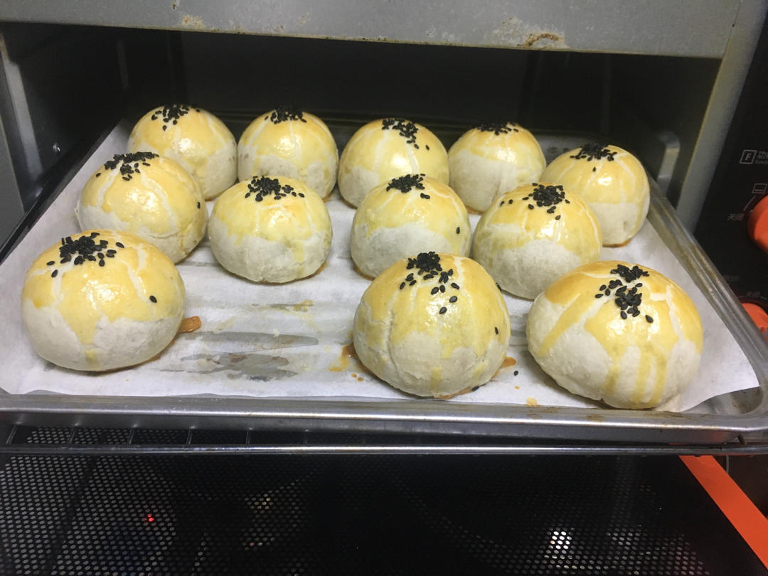 🔥层次分明！酥到掉渣的玉米油版蛋黄酥！