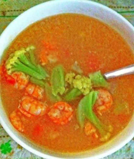 虾仁蕃茄花菜汤的做法