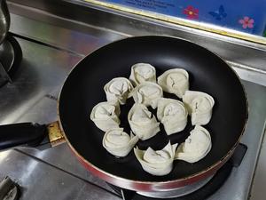 上海小囡的双面油煎馄饨的做法 步骤4