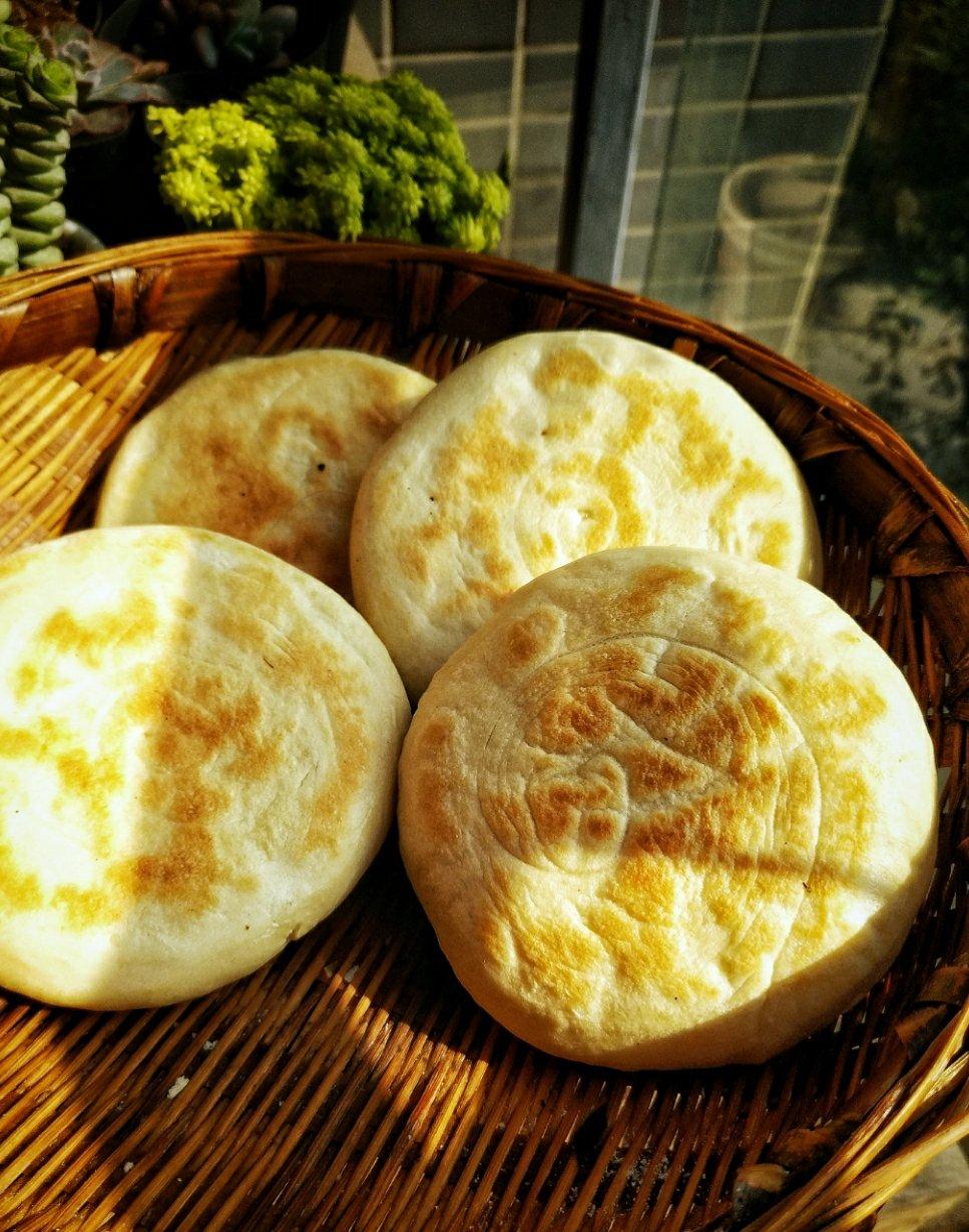 青逗芽儿做的白馍