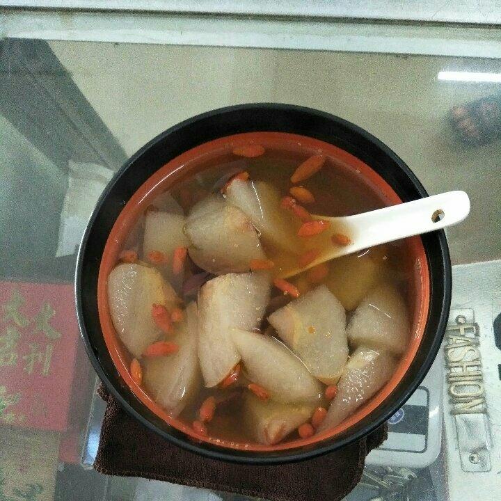 冰糖雪梨红枣养生汤