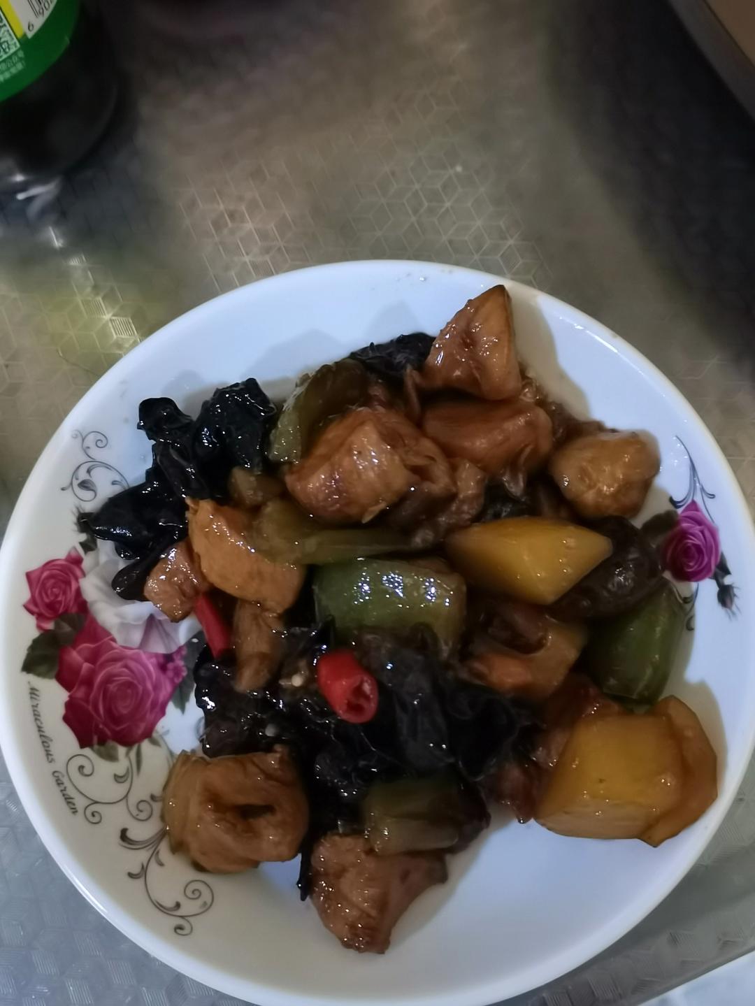 好吃到原地爆炸的黄焖鸡