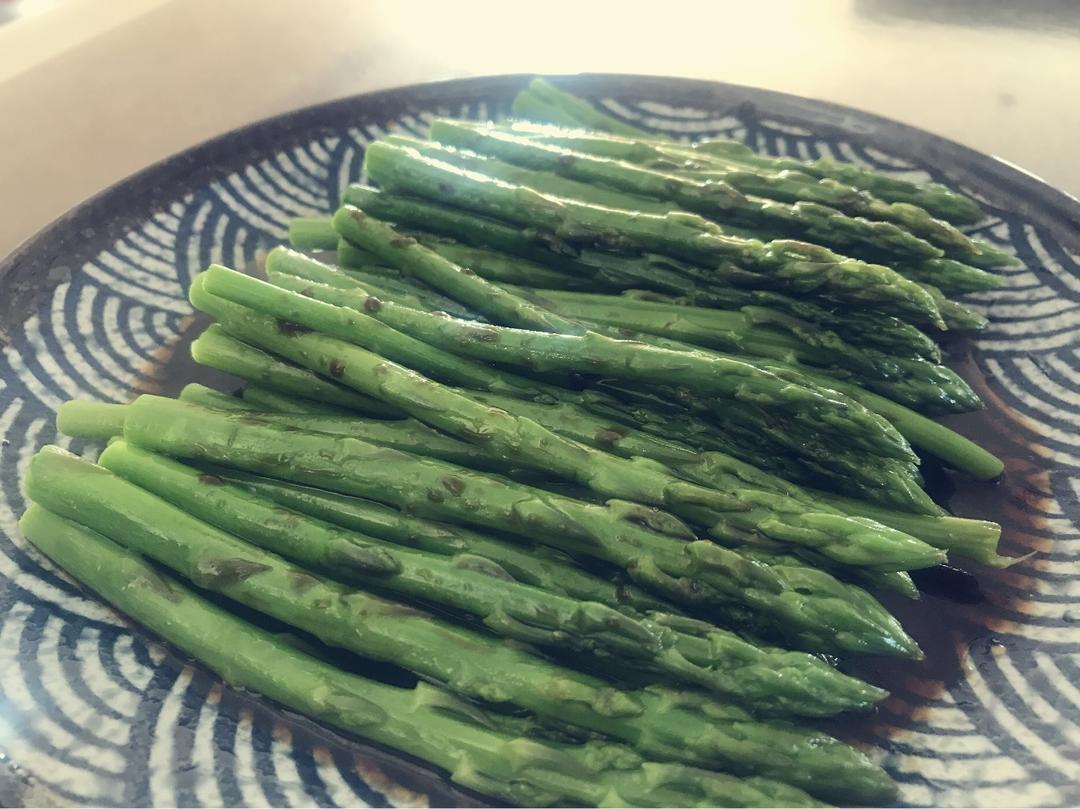 白灼芦笋
