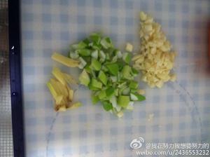 胡萝卜木耳炒杏鲍菇的做法 步骤1