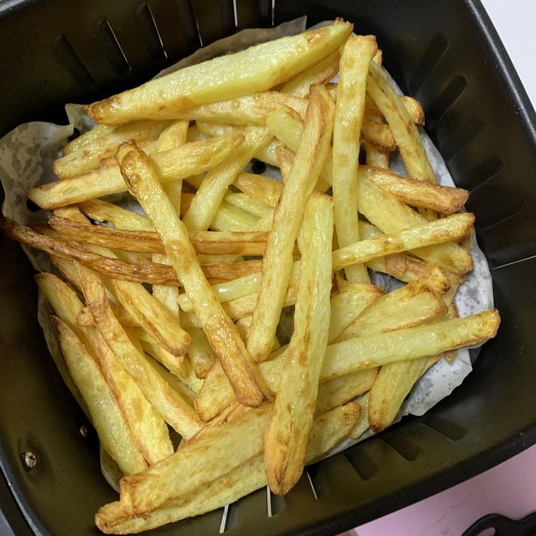 不用冷冻的空气炸锅薯条！的做法