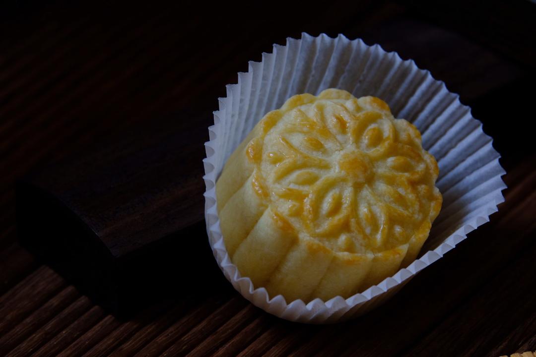 还原半岛奶黄月饼