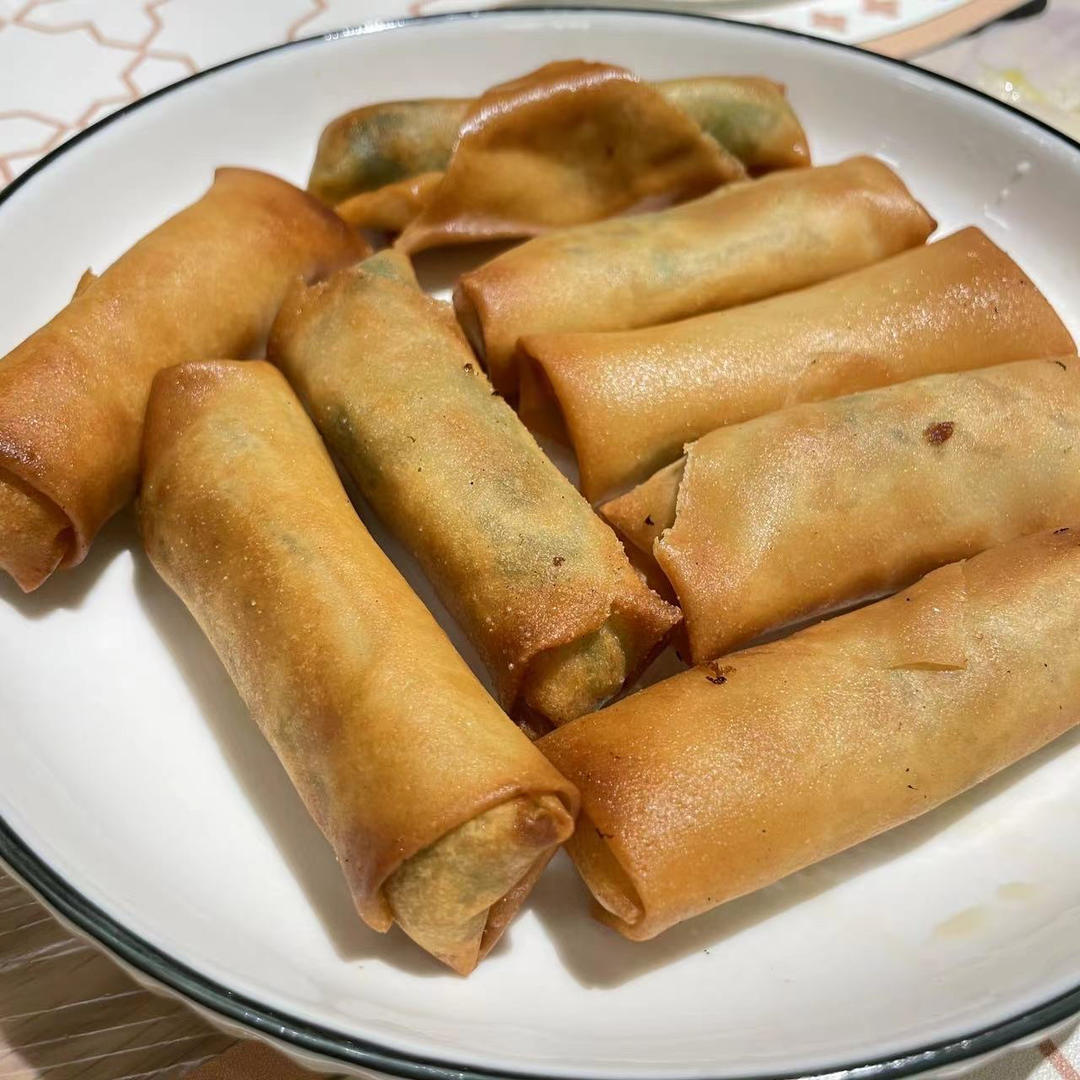 超美味！韭菜肉丝春卷~