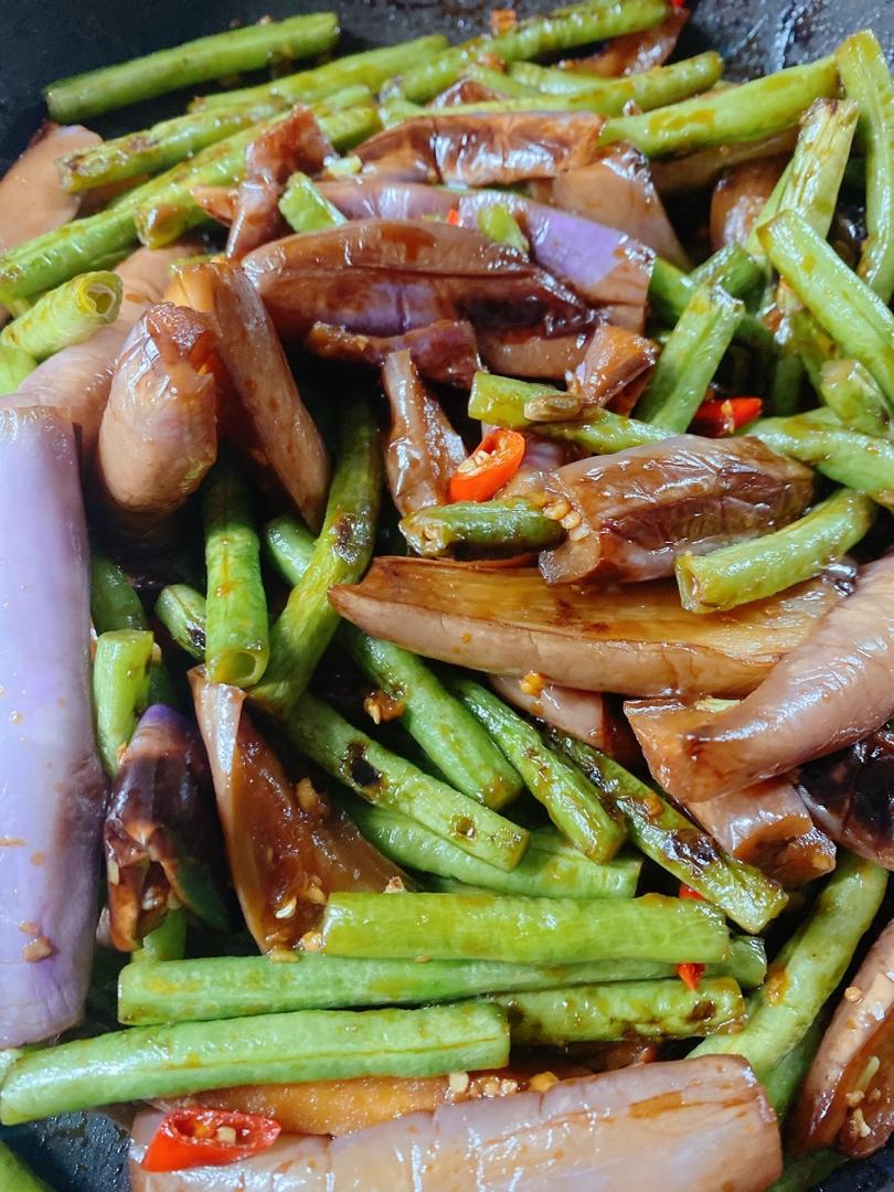茄子炒豆角（不用油炸，好吃入味）