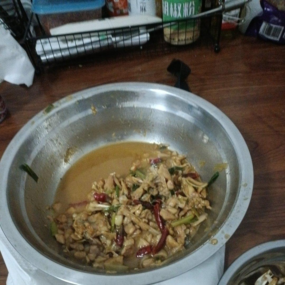 红烧牛蛙（手把手教你烧出回味无穷的牛蛙料理）