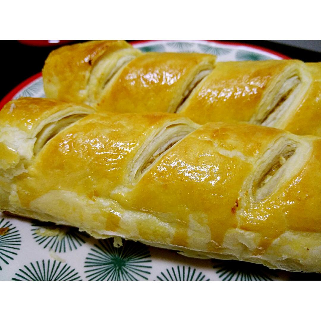 萌yunyun做的千层酥香肠卷 sausage roll