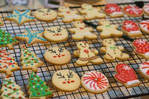 欢欢乐乐过圣诞——圣诞糖霜饼干的做法 步骤11