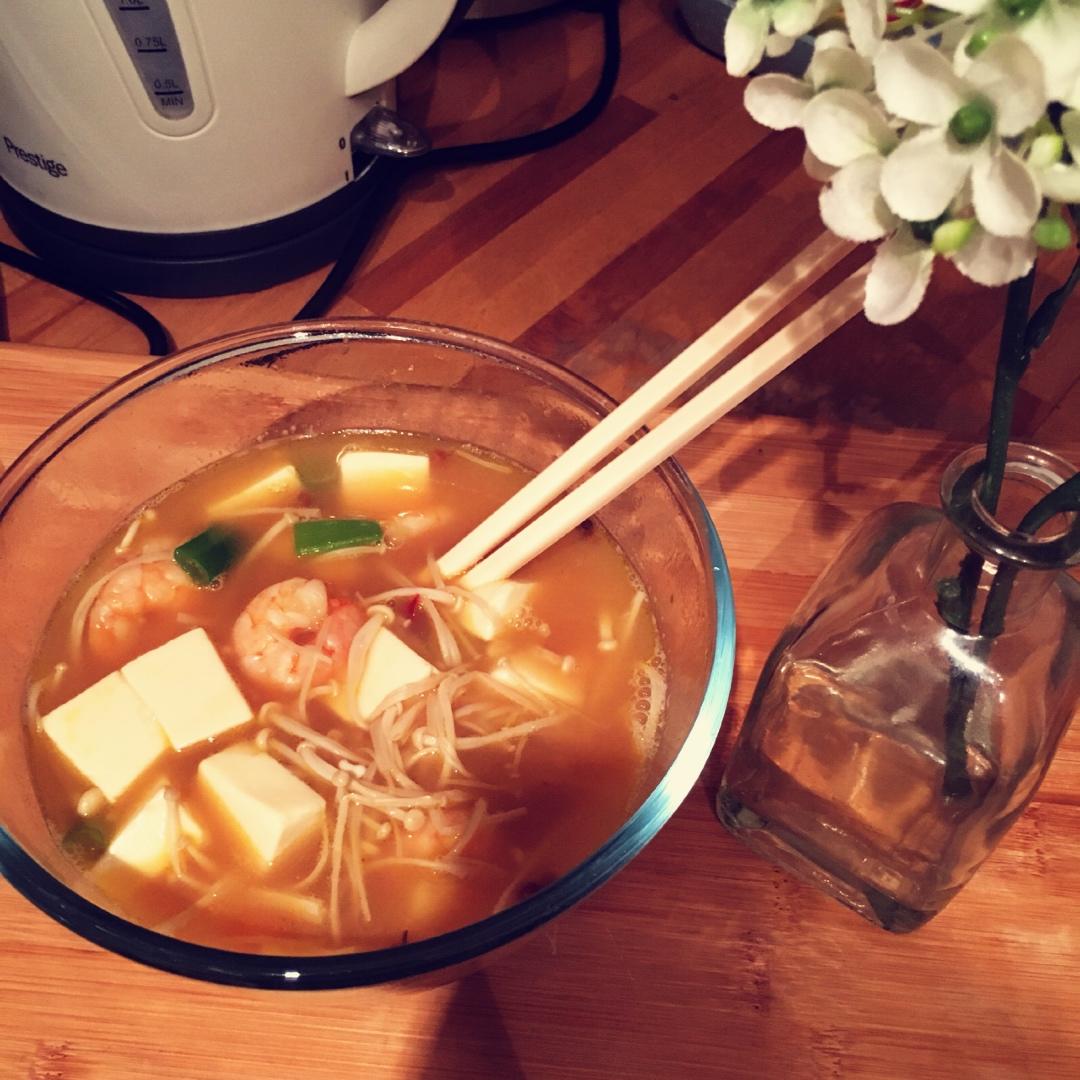 鲜虾豆腐汤