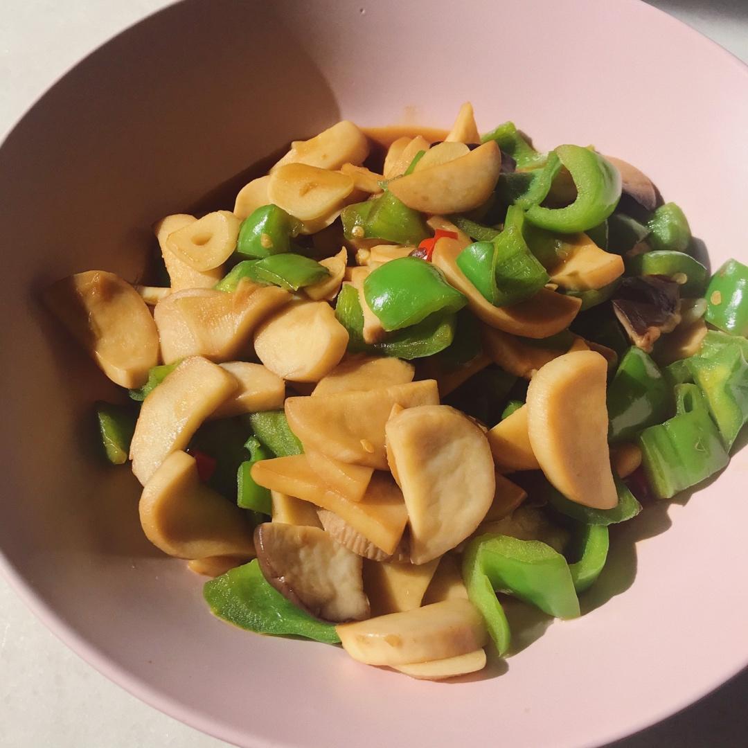 青椒素炒杏鲍菇