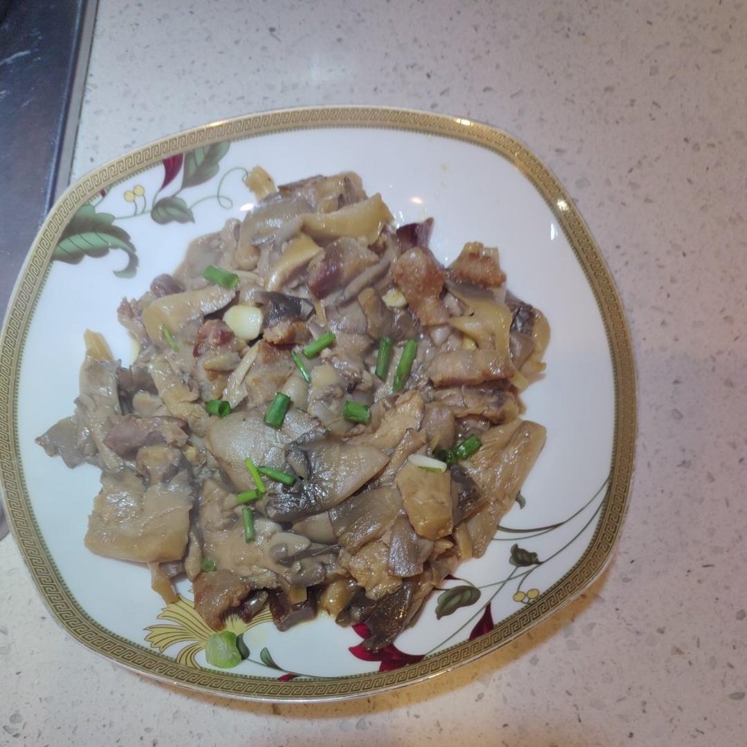 快炒，平菇炒肉，蘑菇炒出肉味道