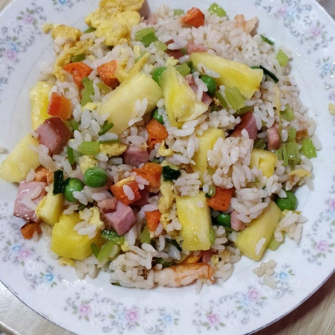 菠萝炒饭
