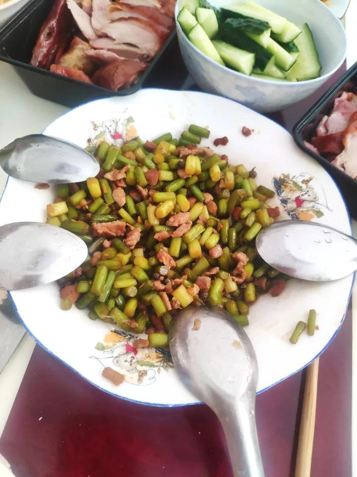 超下饭的蒜苔炒肉末