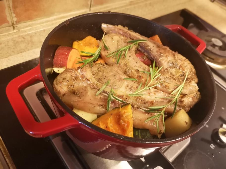 铸铁锅版无水烤羊排的做法