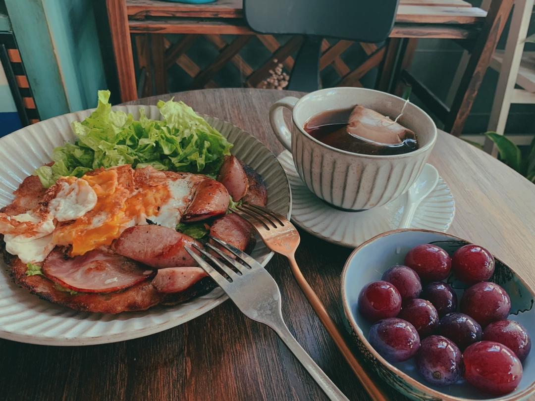 经典三明治早餐